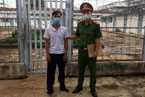 Bắt đối tượng vờ mua hàng để lừa đảo chiếm đoạt tài sản
