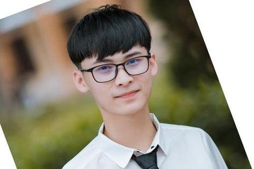 Thủ khoa ngành Quay phim truyền hình trường Sân khấu điện ảnh đỗ 3 trường đại học uy tín
