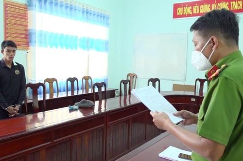 Chú rể bị bắt vì 'yêu' cô dâu 15 tuổi tại An Giang