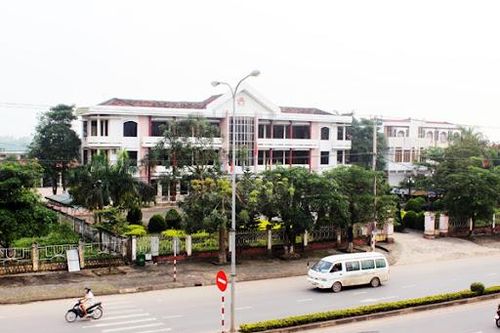 Xem xét dấu hiệu vi phạm của trưởng, phó phòng Tài nguyên và Môi trường huyện Cam Lộ