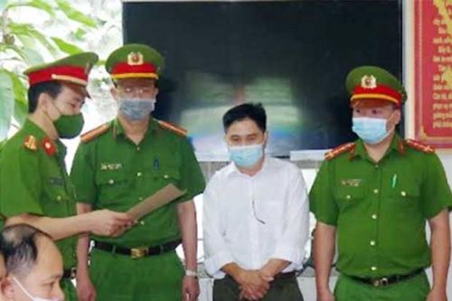Bắt tạm giam Trạm trưởng Trạm Kiểm lâm về hành vi thiếu trách nhiệm gây hậu quả nghiệm trọng