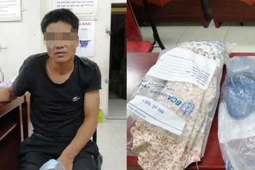 Người đàn ông mặc váy nấp trong nhà vệ sinh gí dao cướp vàng nữ giáo viên