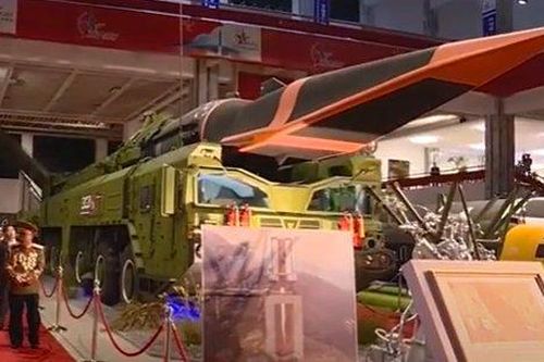 Triều Tiên lộ tên lửa siêu thanh Hwasong-8 ở triển lãm quốc phòng?