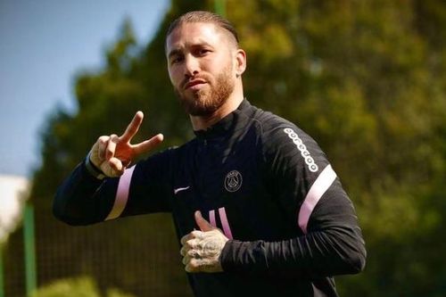Sergio Ramos tập đầy đủ với PSG, chuẩn bị ra sân cùng Messi