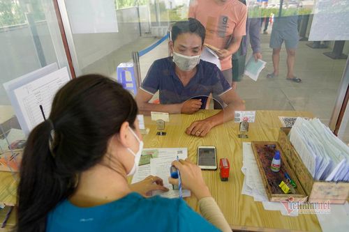 Người tại 4 vùng 'xanh, cam, vàng, đỏ' vào Quảng Ninh như thế nào?