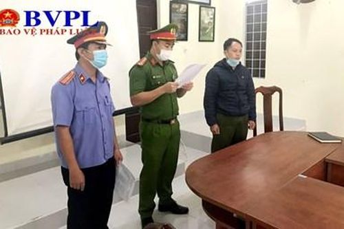 Phê chuẩn khởi tố, bắt tạm giam Trạm phó Kiểm lâm nhận hối lộ để lâm tặc phá rừng