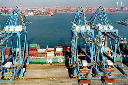 Trung Quốc: Xuất khẩu bất ngờ tăng mạnh trong tháng Chín