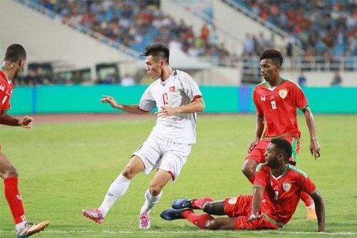 Quang Hải bị VAR và trọng tài từ chối phạt đền một cách khó hiểu