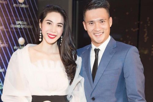 Rộ tin ca sĩ Thủy Tiên mang thai, người trong cuộc chính thức lên tiếng
