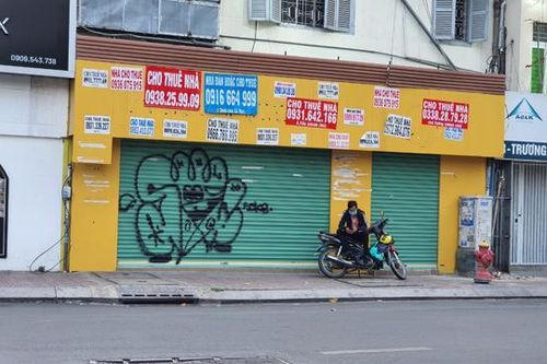Thị trường bán lẻ ảm đạm, Starbucks, The Coffee House cũng phải trả mặt bằng