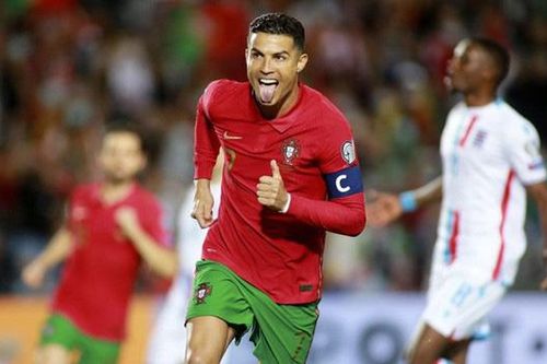 Ronaldo lập hat-trick thứ 10 cho Bồ Đào Nha
