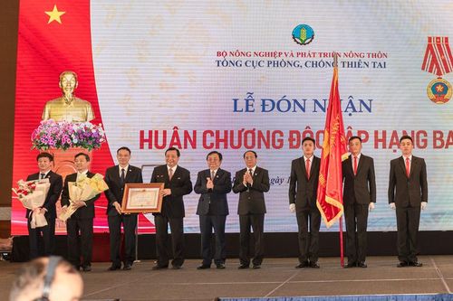Hợp tác để vượt qua thiên tai, dịch bệnh