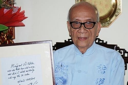 Giáo sư Vũ Khiêu với Bác Hồ và 'Anh Văn', 'Anh Sáu'