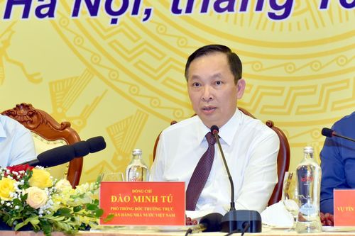 Phó Thống đốc Ngân hàng Nhà nước: Ngân hàng 'đi trên dây' khi hỗ trợ doanh nghiệp