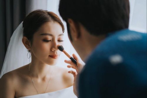 Thợ trang điểm từ chối nhận cô dâu chưa tiêm vaccine