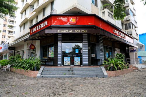 Doanh nghiệp dịch vụ ở TP.HCM vẫn ngại mở lại