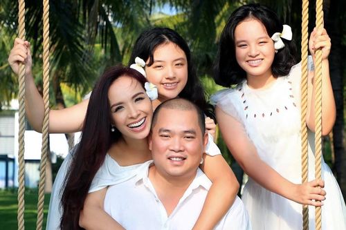 Gia đình Thúy Hạnh về nhà sau hơn 100 ngày kẹt ngoài đảo