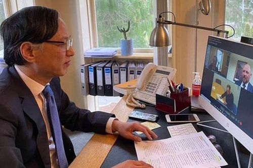 'Hậu trường' ngoại giao vaccine: Thành công nhờ vận động toàn diện