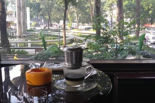 TP.HCM: Ăn cơm phải lén lút, đám cưới thì... công khai