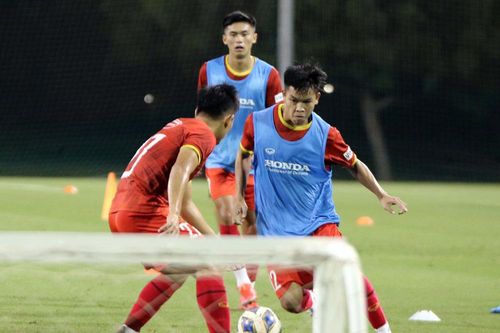 U22 Việt Nam dốc sức tập luyện, chờ đón thầy Park