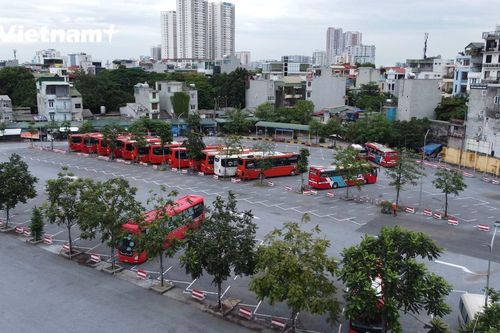 Người dân trông chờ mở lại hoạt động vận tải hành khách liên tỉnh