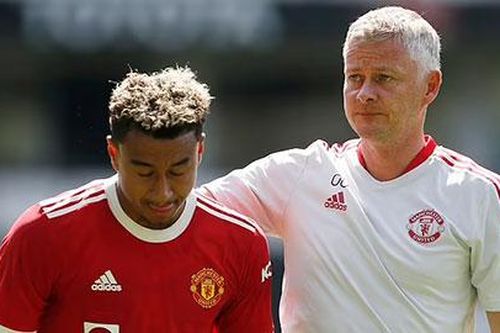 Barcelona và Milan cạnh tranh giành Jesse Lingard