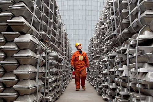 Giá kẽm chạm đỉnh 14 năm, hãng sản xuất kẽm lớn nhất thế giới giảm 50% công suất vì giá điện tăng vọt