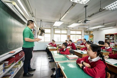Tiến sỹ cạnh tranh khốc liệt giành suất dạy ở trường trung học