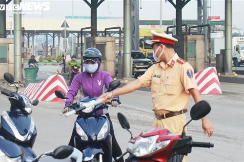 Đồng Nai chưa đồng ý cho người lao động đi xe máy di chuyển qua lại với TP.HCM