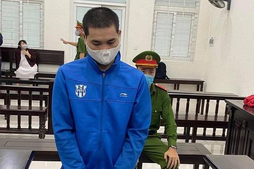 Nhân lúc vợ vắng nhà, gã đàn ông thú tính xâm hại bé gái 4 tuổi