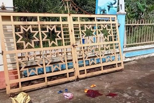 Quảng Nam: Cổng trường đổ sập đè chết một em bé đang chơi