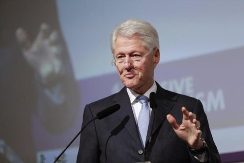 Cựu Tổng thống Bill Clinton nhập viện