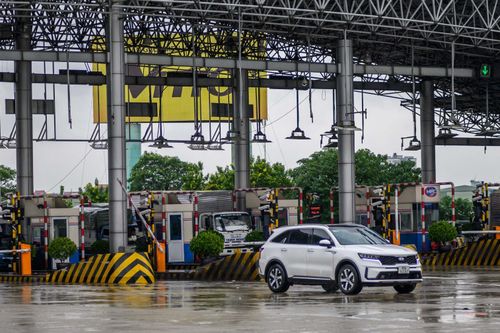 Người dân tự do vào Hà Nội tại các chốt cửa ngõ