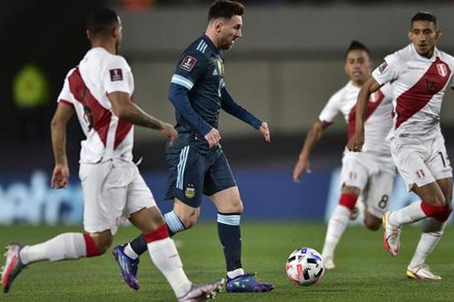Vòng loại World Cup 2022 Nam Mỹ: Argentina thắng nhẹ Peru, Brazil nhấn chìm Uruguay
