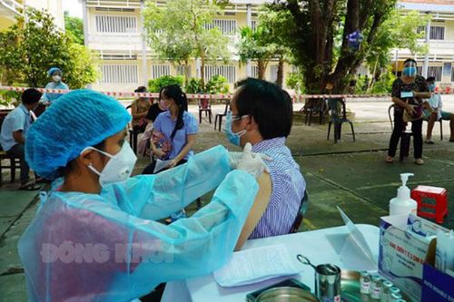 Tiêm vaccine phòng COVID-19 gần chạm mốc 60 triệu liều