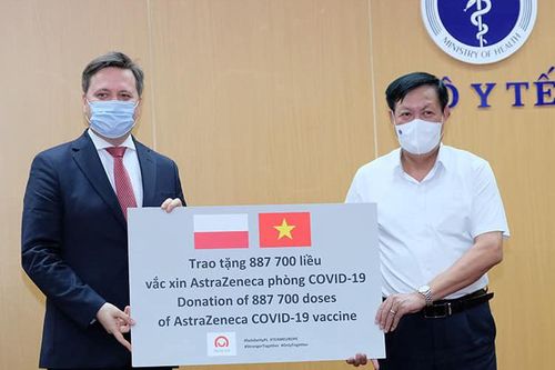 Bộ Y tế tiếp nhận gần 2 triệu liều vaccine do Ba Lan và Hàn Quốc tài trợ