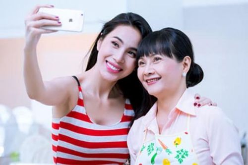 Mẹ Thủy Tiên nhắn nhủ xúc động nhân dịp sinh nhật con gái