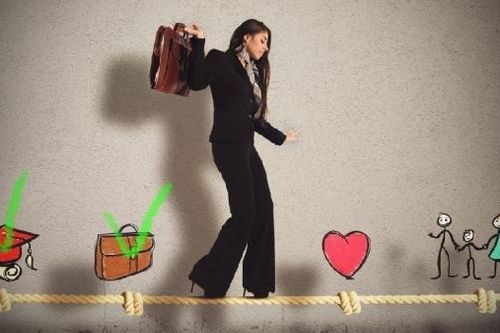 Tổng thống Nga: Phụ nữ hiện đại không nên lựa chọn giữa sự nghiệp và gia đình