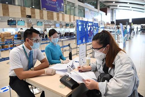 Hà Nội xét nghiệm, cách ly người đến từ vùng dịch và các địa phương khác