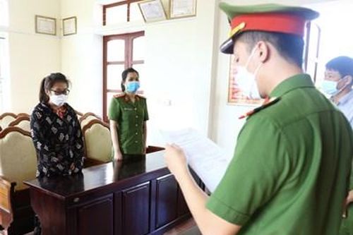 Phê chuẩn khởi tố, tạm giam nữ nhân viên ngân hàng lừa đảo