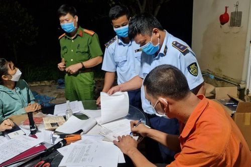 Gia Lai: Tạm giữ phương tiện luồng xanh vận chuyển thuốc lá ngoại