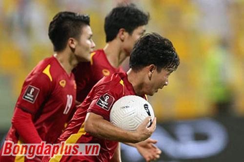 ĐT Việt Nam tụt 3 bậc trên BXH FIFA sau khi thua Oman, Trung Quốc