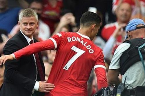 Người cũ MU chỉ ra vấn đề của HLV Solskjaer với Ronaldo