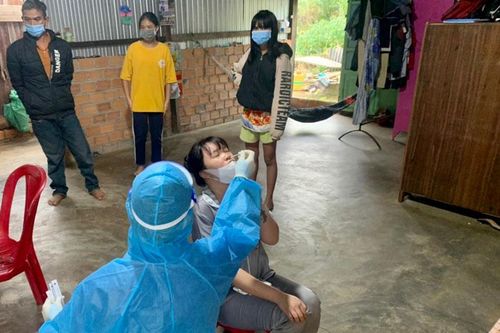 5/6 ca Covid-19 mới là trẻ em