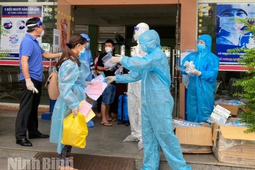 Sáng 16/10, đón 568 công dân Ninh Bình trở về quê đợt 2