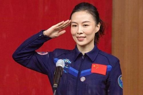 Trung Quốc sắp gửi nữ phi hành gia đầu tiên lên trạm vũ trụ mới