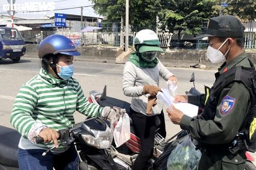 Vì sao nhiều tỉnh thành vẫn bất tuân quy định 'thích ứng an toàn' với COVID-19?
