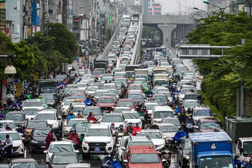 Hà Nội lại tắc đường triền miên vào giờ cao điểm
