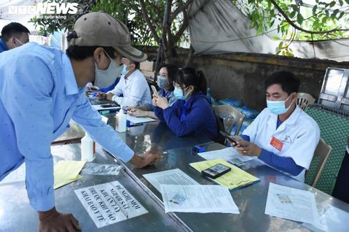 Hải Phòng bỏ yêu cầu giấy xét nghiệm COVID-19, nhiều người vẫn mang đề phòng