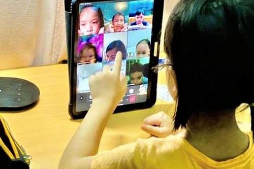Giảng viên khoa Điện giúp phụ huynh giữ an toàn cho trẻ khi học online, tránh bị điện giật